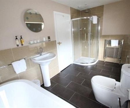 The Three Acres Inn & Restaurant Huddersfield Buitenkant foto